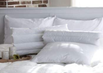 Así es como debes lavar tus almohadas