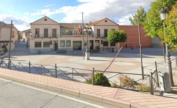 Valverde del Majano convoca un concurso de fotografía para ilustrar el calendario municipal de 2026 1 Foto de archivo. Vista del Ayuntamiento de la localidad segoviana / E.A.