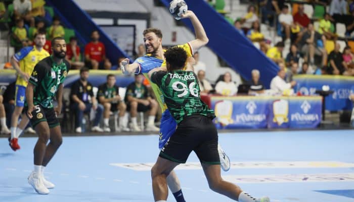 David Fernández durante un encuentro con el Caserío Ciudad Real./JOSÉ RAMÓN GARCÍA