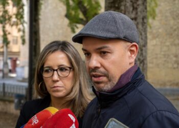 Ángel Galindo y Ana Peñalosa, de IU.  / Héctor Criado