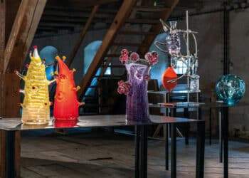 Piezas de la exposición Connected, en La Fábrica de Cristales de La Granja. /                                                                EA