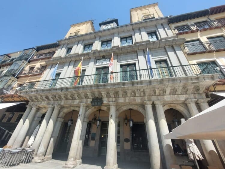 Fachada del Ayuntamiento de Segovia, en la Plaza Mayor. / Ayuntamiento