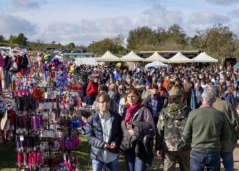 Ediciones anteriores de la cita / E.A.