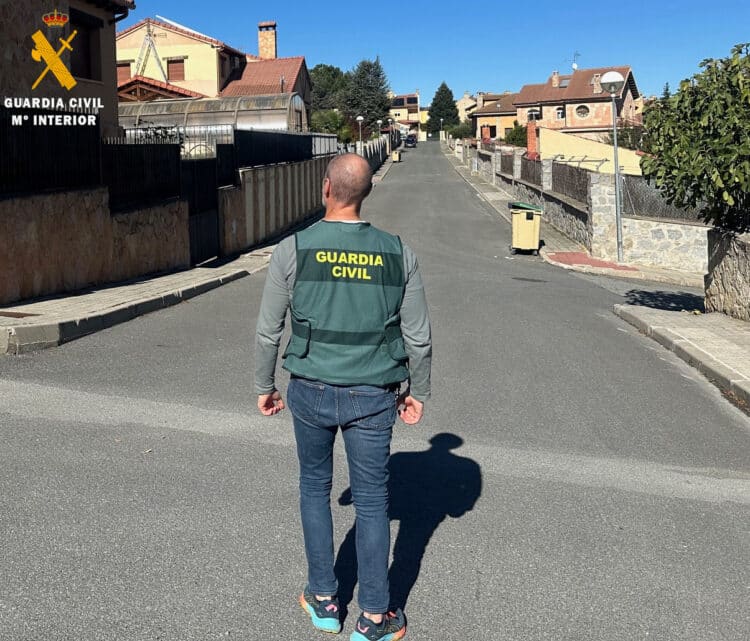 Detenido un hombre como presunto autor de un delito de robo con fuerza en una vivienda / GUARDIA CIVIL