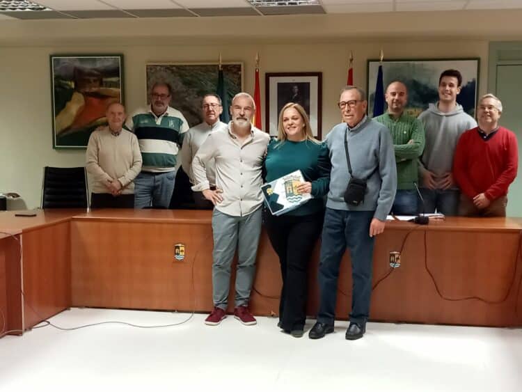 Instante del homenaje a los antiguos secretarios / REDES SOCIALES AYTO. PALAZUELOS DE ERESMA