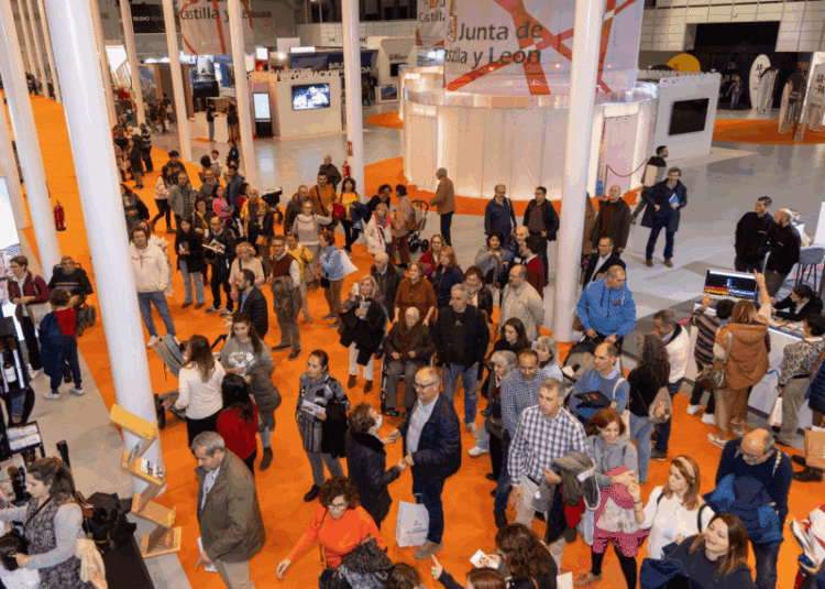 Asistentes a la edición 2024 de las ferias/INTUR