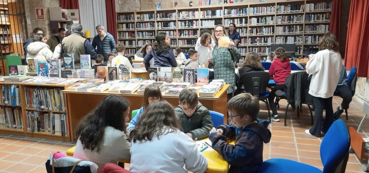 Vista de la biblioteca municipal de Cantimpalos / LOURDES MATARRANZ
