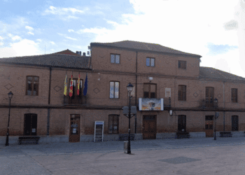 Foto de archivo. Vista de la Casa Consistorial de Nava de la Asunción / E.A.