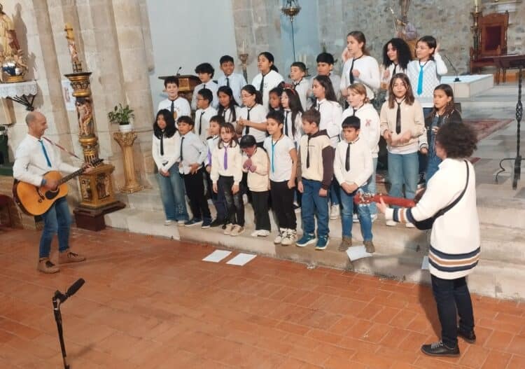 Comienzan los preparativos de la 43 edición de la Muestra Provincial de Villancicos de Fuentepelayo 1 Actuación en la edición anterior de la muestra / JUAN CRUZ SERRANO