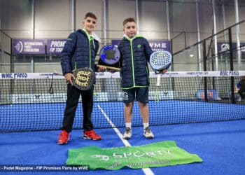 Hugo García y Cristian Blanco posan con el título de campeones en Lesigny./FIP PROMISES