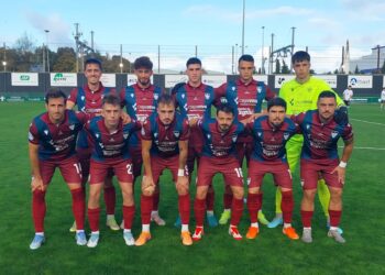 Once inicial de la Segoviana en su encuentro frente al Rayo Cantabria en La Planchada./G. SEGOVIANA