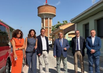 Personalidades de Junta, Subdelegación y Ayuntamiento en la inauguración del centro emisor de Sanchonuño./JUNTA DE CASTILLA Y LEON
