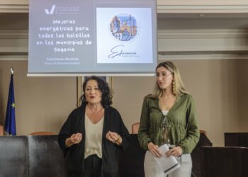 Pilar Martín y Paula Jimeno en la presentación/DIPUTACIÓN DE SEGOVIA