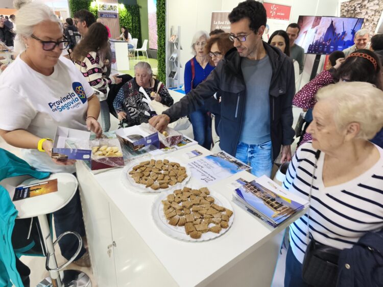 Degustación de dulces segovianos. /DIPUTACIÓN DE SEGOVIA