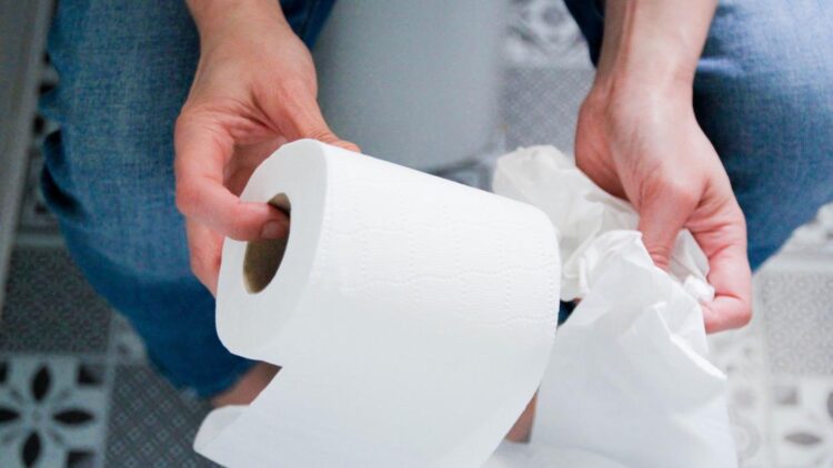 Despiden a un trabajador por ir al baño demasiado tiempo: estos son los minutos que empleaba en cada 'visita' 1 Despiden a un trabajador por ir al baño demasiado tiempo