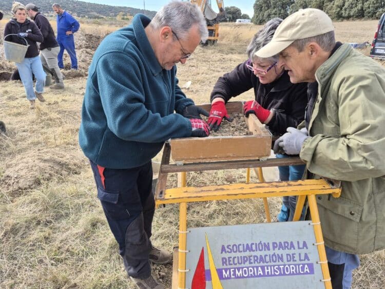 Localizan la fosa común de dos republicanos asesinados y desaparecidos en Vegas de Matute 1 Localizan la fosa común de dos republicanos asesinados y desaparecidos en Vegas de Matute / ARMH