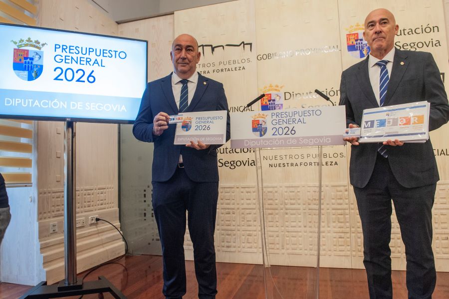 La Diputación presenta una propuesta de presupuesto de 92,8 millones de euros, un 3% más que en el 2025 2 El presidente de la Diputación, Miguel Ángel de Vicente, junto al Diputado de Hacienda, Óscar del Moral. / D.S.