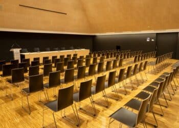 Más de 70 profesores de la Universidad de Valladolid dan formación específica de distintas áreas de conocimiento en La Universidad de la Experiencia, que se imparte en el Campus María Zambrano.