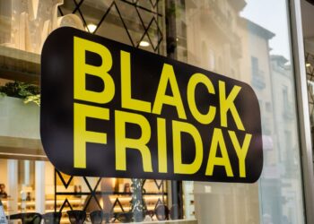 “Aunque el comercio tradicional o de proximidad de Segovia sigue siendo muy importante, reconocemos que el online cada vez tiene más peso y es una competencia real y potente”, asegura el presidente de FECOSE. / H.C.