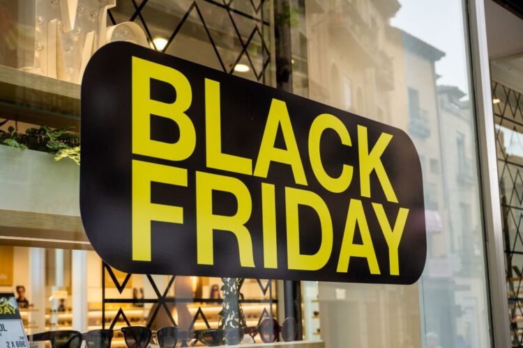 “Aunque el comercio tradicional o de proximidad de Segovia sigue siendo muy importante, reconocemos que el online cada vez tiene más peso y es una competencia real y potente”, asegura el presidente de FECOSE. / H.C.