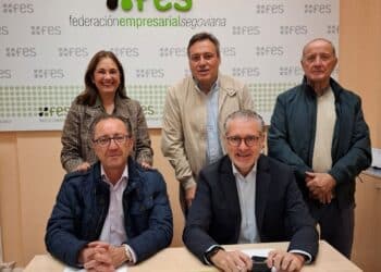Firma del convenio entre la FES y el Ayuntamiento de Palazuelos de Eresma / FES