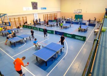 Un momento del torneo que se llevó a cabo en la pista del pabellón Enrique Serichol./ E.A.
