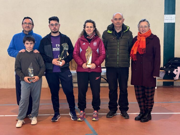 Foto de familia de los ganadores de la competición./ E.A.