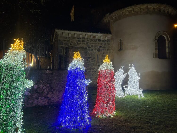Figuras navideñas en Torrecaballeros./ E.A.