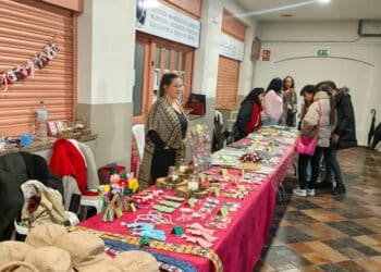 Mercadillo Navideño situado en el Mercado de Abastos de La Granja de San Ildefonso./ E.A.