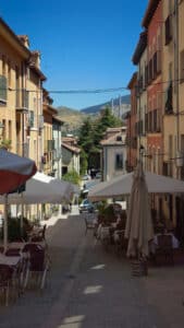 Real Sitio de San Ildefonso (II) 2 Las terrazas de los restaurantes por la Calle Carral.