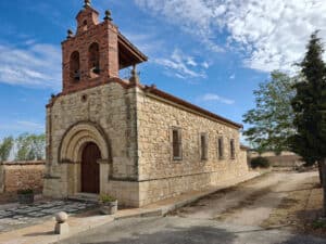 Siguiendo el arroyo San Medel (II) 2 La Iglesia de Santa Águeda, en Mata de Quintanar, es originariamente románica.