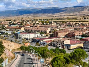 Siguiendo el arroyo San Medel (II) 11 El Sotillo se asienta sobre el solar donde antes estaba Ojalvilla.