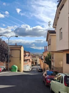 Siguiendo el arroyo San Medel (II) 5 La Lastrilla tiene actualmente unos 4.700 habitantes.