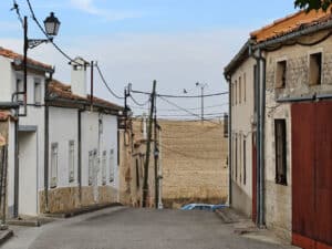 Siguiendo el arroyo San Medel (I) 8 Vistas de los campos de cultivo desde la Calle de la Plata en Cabañas de Polendos.
