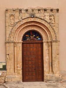 Siguiendo el arroyo San Medel (I) 13 Portada de San Antonio Mártir.