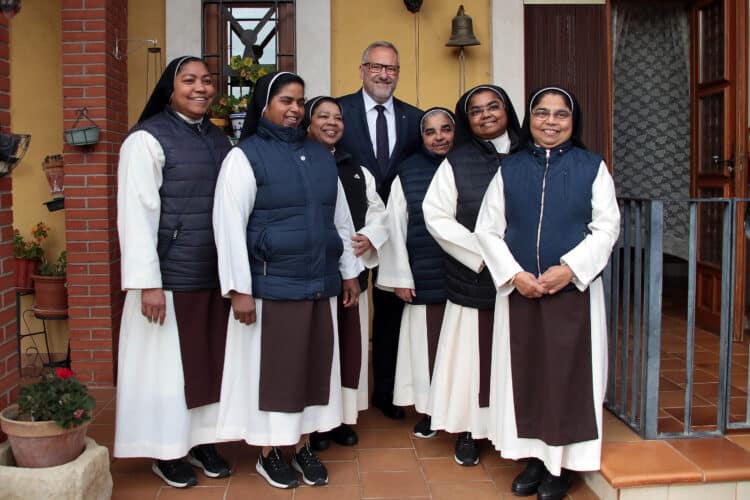 El Presidente de las Cortes anima a los ciudadanos, desde el monasterio de Nuestra Señora de Belén, a acudir a la feria. / Peio García