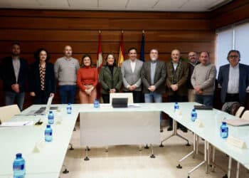 Reunión entre la Consejera de Agricultura y los representantes de las tres redes de Desarrollo Rural de CyL. / Leticia Pérez