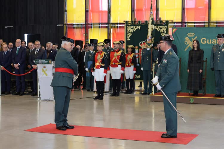 Miguel Sánchez toma posesión como jefe de la Guardia Civil en Castilla y León 1 Acto de toma de posesión de Miguel Sánchez Guerrero en León. / Campillo