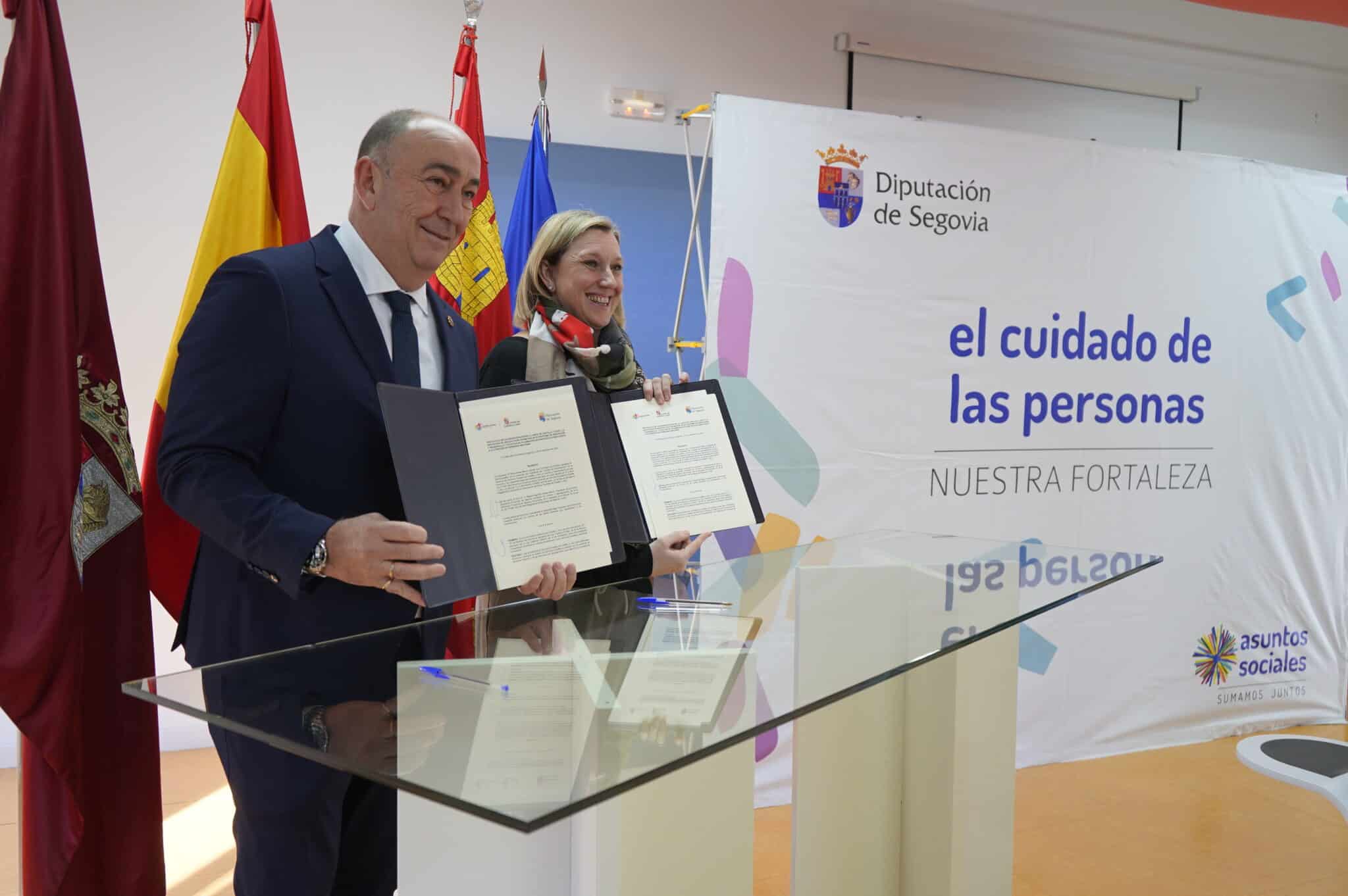 Familia cede un robot social y dos andadores inteligentes a la residencia 'La Fuencisla' 2 Inauguración de dos unidades de convivencia en el CSS ‘La Fuencisla’ / DIPUTACIÓN