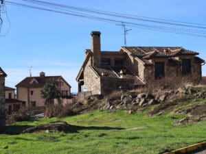 Las tres partes de Espirdo 10 Tizneros pertenece al Valle del Pirón.