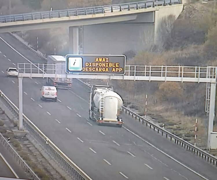 Autopistas extiende el uso de su aplicación AWAI a los usuarios de la AP-6, AP-51 y AP-61 1 Panel informativo de la aplicación AWAI.