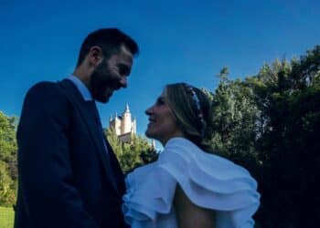 Pese a todo, la gente sigue queriéndose los suficiente como para casarse, eso sí, no siempre sale bien.                                              / GRAN ANGULAR FOTÓGRAFOS