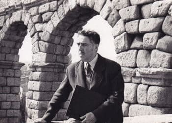 Viajó por todo el mundo, pero nunca dejó de venir a su ciudad natal y velar por ella. Fotografía de Riosalido.