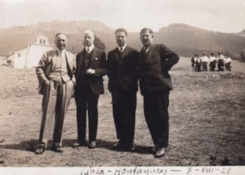 Juan de Contreras con amigos. En el borde de la foto alguien ha escrito: Riaza-Hontanares 7-VIII-29. Foto Callejo.