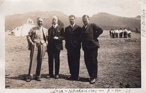 Juan de Contreras, marqués de Lozoya (II) 1 Juan de Contreras con amigos. En el borde de la foto alguien ha escrito: Riaza-Hontanares 7-VIII-29. Foto Callejo.