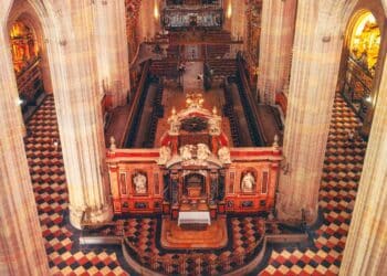 Nave central de la Catedral de Segovia. Foto: Carlos Horcajo.
