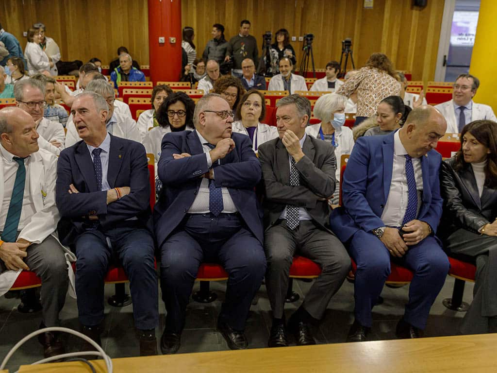 El proyecto de la nueva infraestructura del Complejo Asistencial Universitario de Segovia supondrá una inversión superior a los 44 millones 2 Luis Gómez de Montes, José Mazarías, Alejandro Vázquez, Francisco Vázquez, Miguel Ángel de Vicente y Raquel Alonso. / NACHO VALVERDE - ICAL