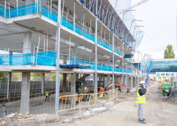 Obras de construcción en la carretera Valdevilla. / HÉCTOR CRIADO