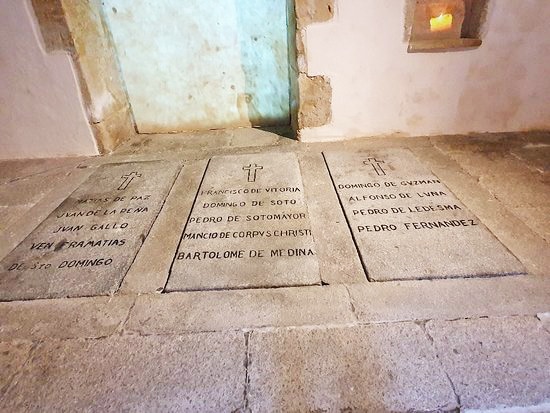 Domingo de Soto, un segoviano en la fundación de la Escuela de Salamanca 5 Panteón de los teólogos San Esteban.