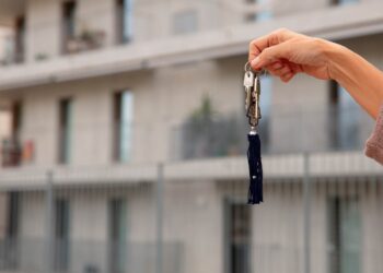 Adiós a tener el piso vacío en Madrid: el Ayuntamiento ofrece hasta 45.000 euros para reformarlo y alquilarlo sin riesgos 14 Alquiler pisos